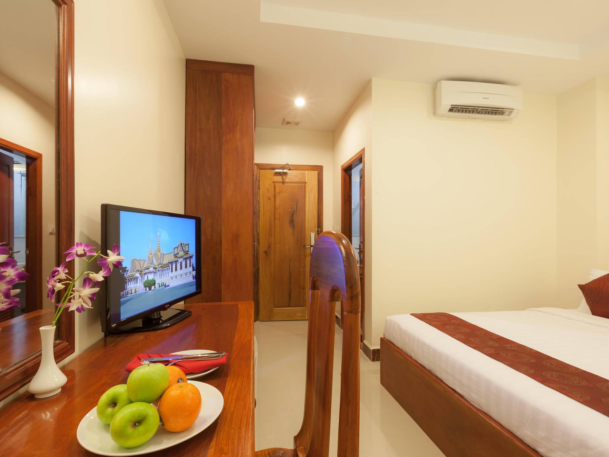 Kirirom Crystal Hotel Phnom Penh Ngoại thất bức ảnh